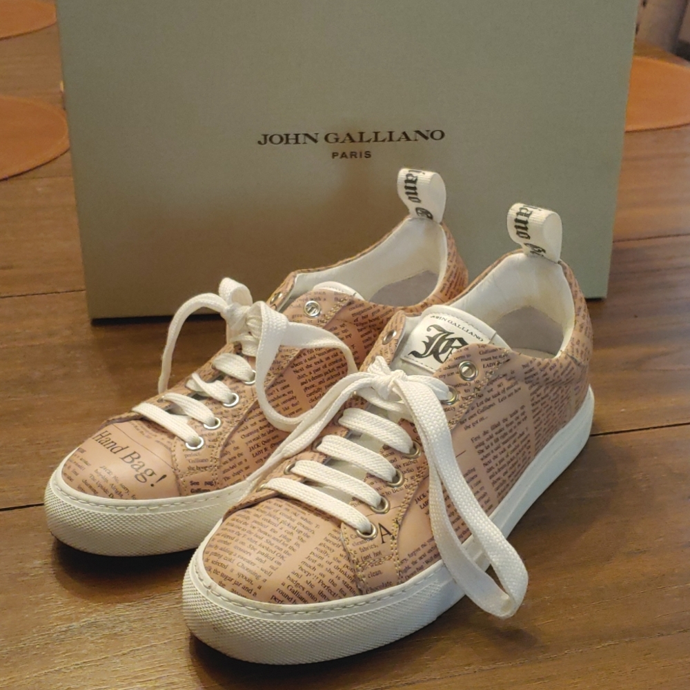 John galliano newspaper print sneakers beige and white